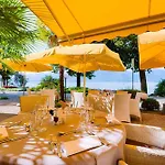 Royal Plaza Hotel