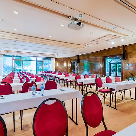 Ξενοδοχείο Royal Plaza 5*