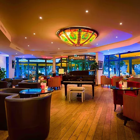 Royal Plaza Hotel
