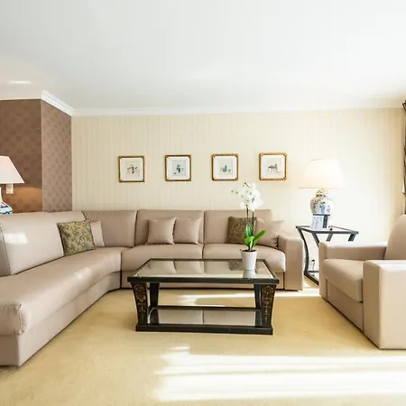Royal Plaza 5*