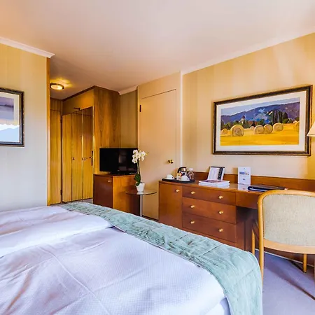 Royal Plaza Hotel 5*