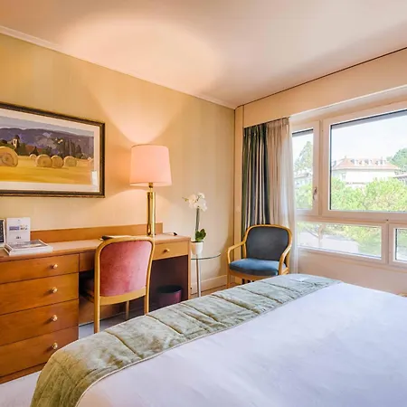 Hotel Royal Plaza 5*