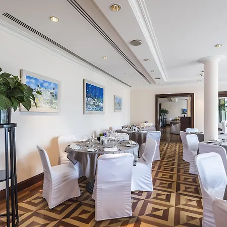 Royal Plaza Hotel