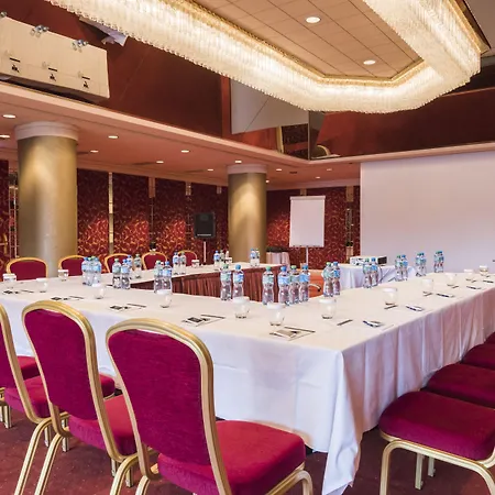 Royal Plaza Hotel 5*