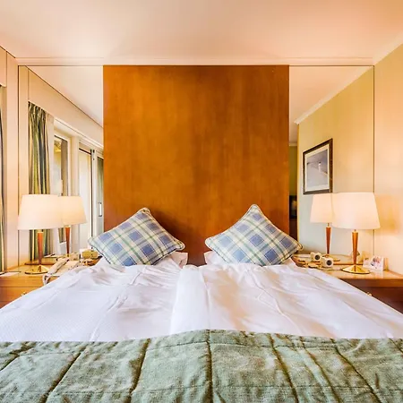 Royal Plaza Hotel 5*