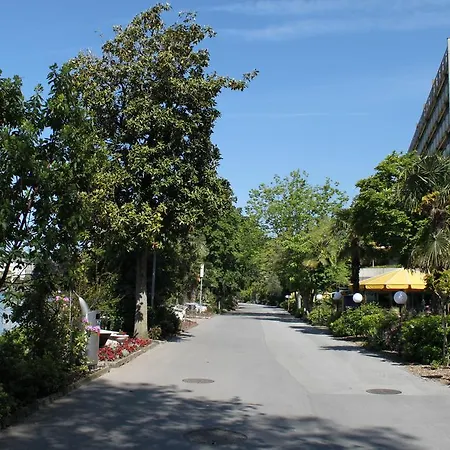 Ξενοδοχείο Royal Plaza