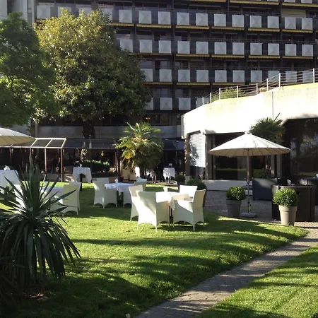 Ξενοδοχείο Royal Plaza 5*