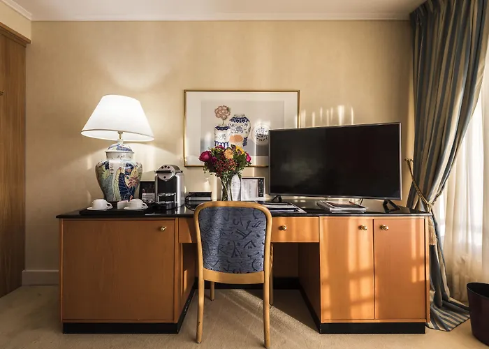 Royal Plaza Ξενοδοχείο 5*