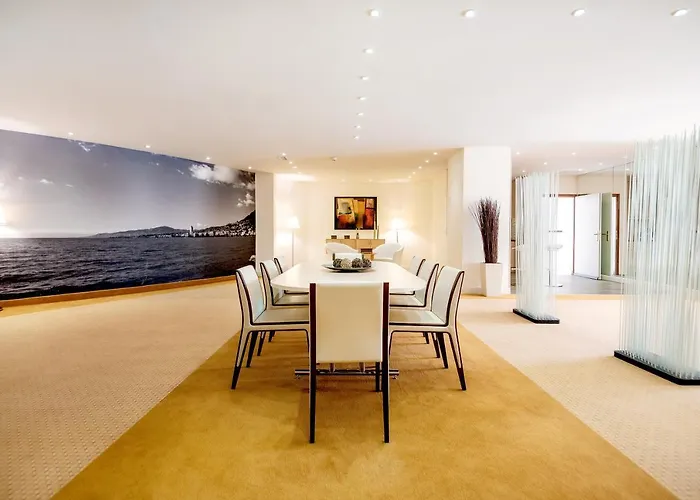 Royal Plaza Szálloda