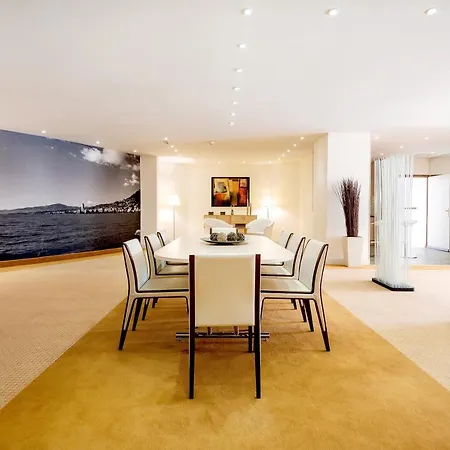 Royal Plaza ホテル