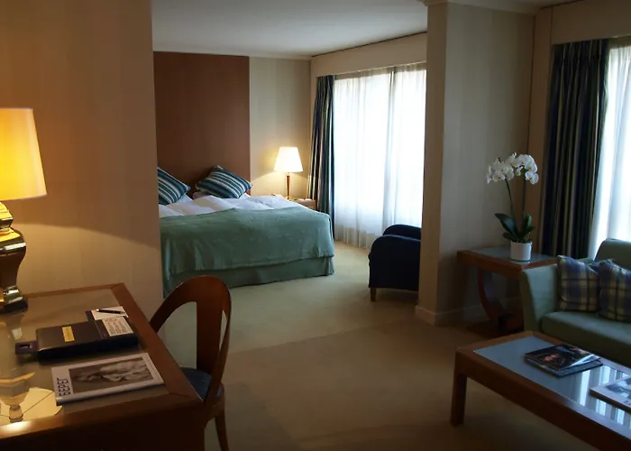 Royal Plaza Hotel 5*